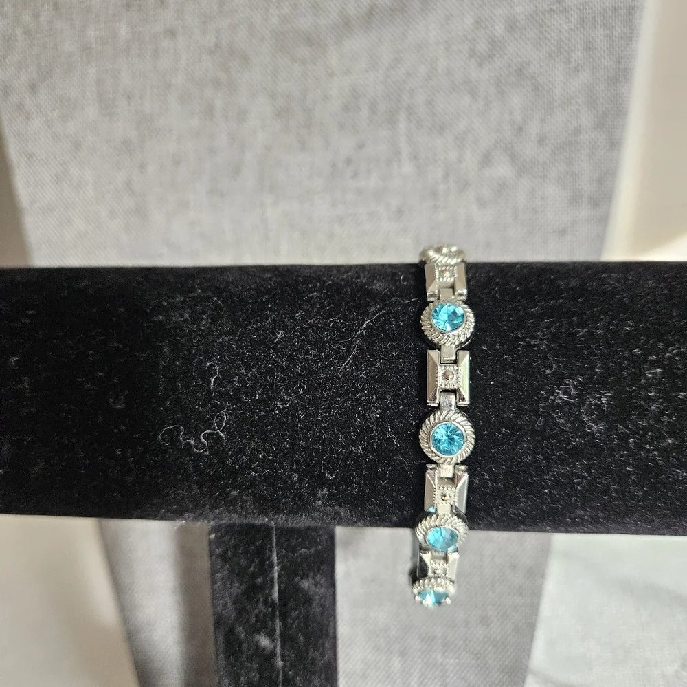 Vintage Silver Tone Scroll Link 7
